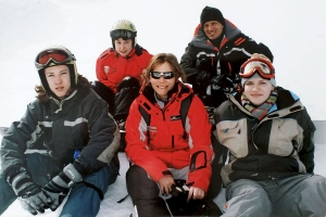 Bernadette Hoerner mit Snowboard-Schülern